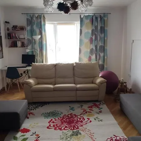 Апартаменти Marizen Apartment Брашов