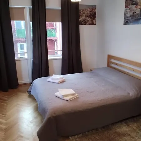 Апартаменти Marizen Apartment Брашов